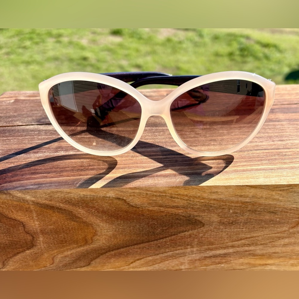 ✨ Salvatore Ferragamo SF717S Sunglasses ✨